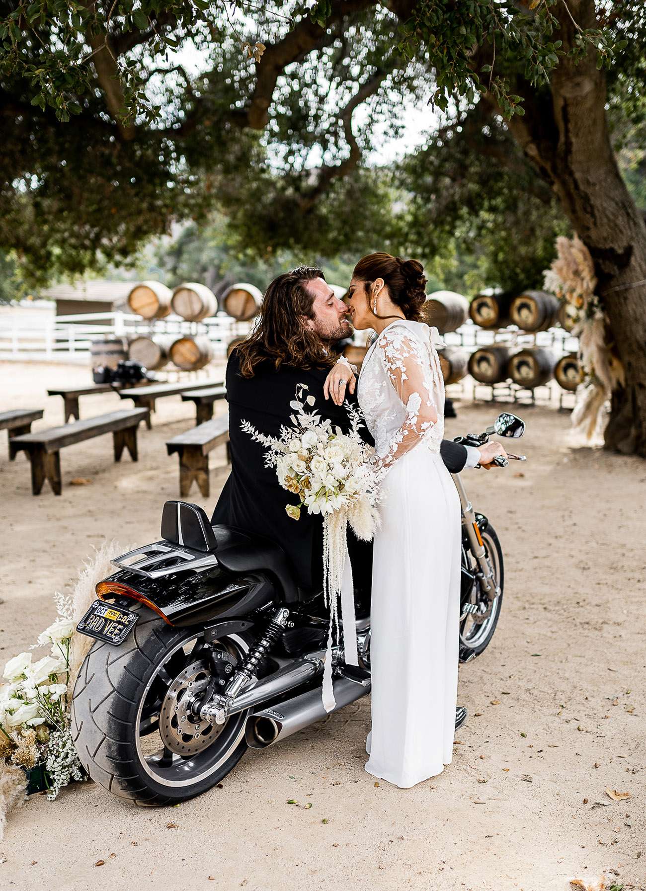Full-Service-Planung 2 moto wedding bride jumpsuit